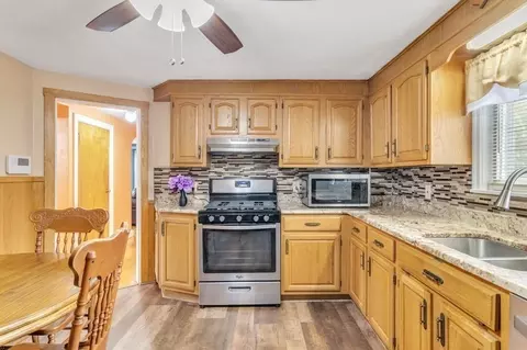 133 Ardmore St, Springfield, MA 01104 photo 5
