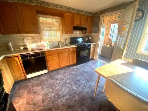 4 Cape Cod Ln, Canton, MA 02021 photo 3