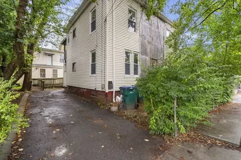 94-96 Flint St, Lynn, MA 01905