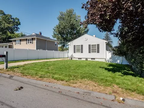 48 Pennichuck St, Nashua, NH 03064