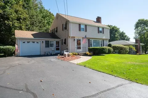 104 Brattle St, Worcester, MA 01606