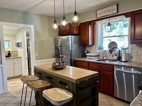 8 Hardy St, Danvers, MA 01923 photo 9