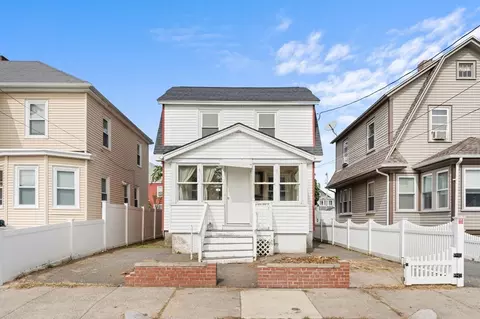 208 Lincoln St, Winthrop, MA 02152