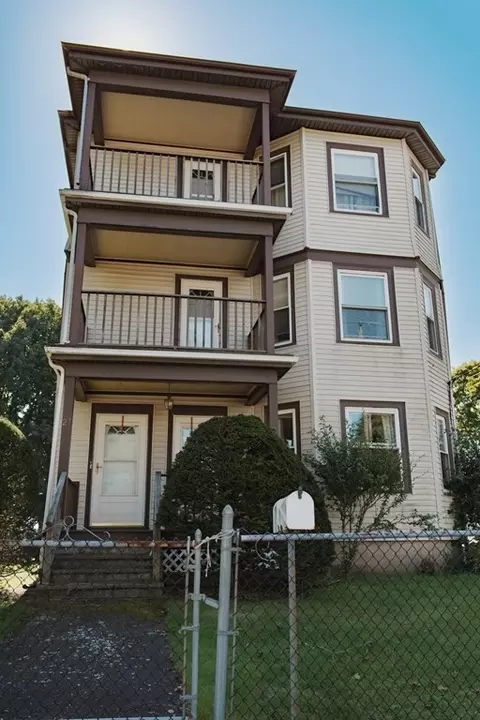 27 James St, Taunton, MA 02780