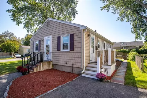 83 Hooper Rd, Dedham, MA 02026 photo 2