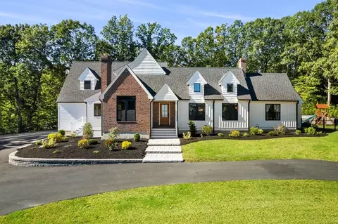35 Lovers Ln, Groton, MA 01450