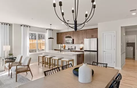 2 Stratton Dr #304, Woburn, MA 01801