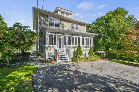 26 Parkton Ave, Worcester, MA 01605