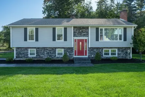 61 Yankee Cir, Westfield, MA 01085