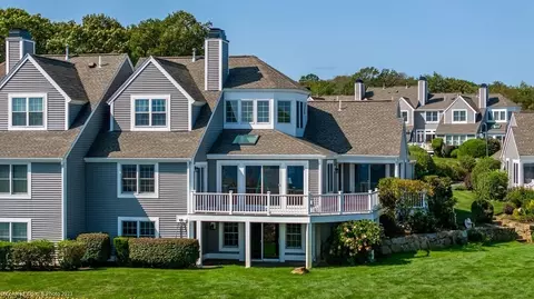 52 Hidden Bay Dr #52, Dartmouth, MA 02748