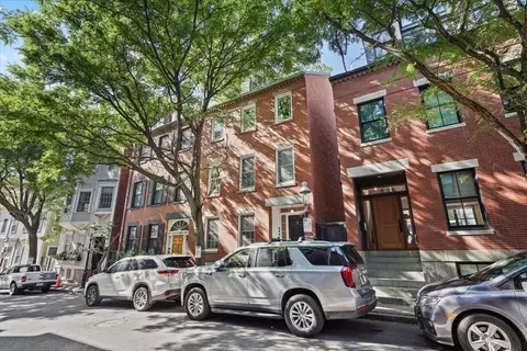 12 Mount Vernon St #1, Boston, MA 02129