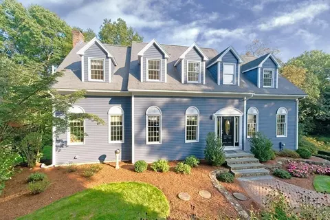 45 Summer St, Wrentham, MA 02093