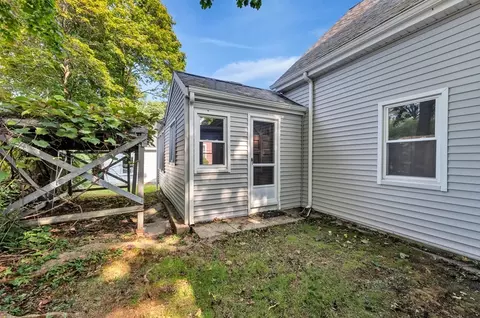1050 Washington St, Gloucester, MA 01930 photo 5