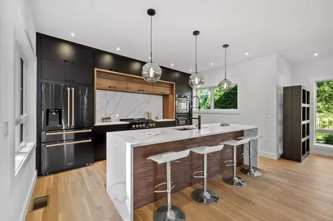 445 Massachusetts # -B, Lexington, MA 02420