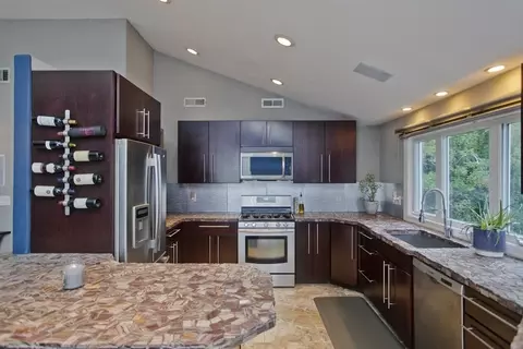 98 Greenwich Rd, Ware, MA 01082 photo 3