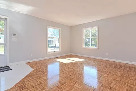 34 Bennett St, Hudson, MA 01749 photo 8