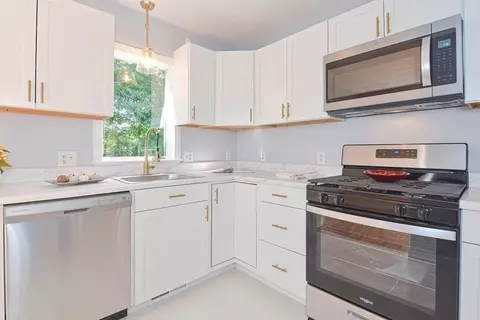 34 Bennett St, Hudson, MA 01749 photo 16