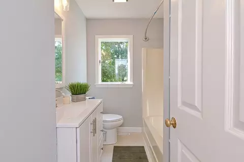 34 Bennett St, Hudson, MA 01749 photo 23