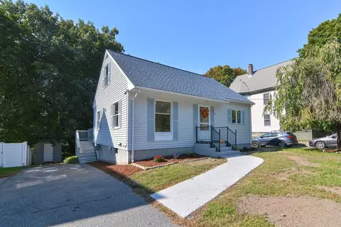 34 Bennett St, Hudson, MA 01749