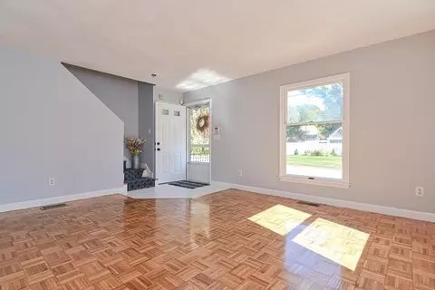 34 Bennett St, Hudson, MA 01749 photo 7