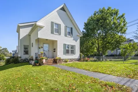 33 Forest St, Middleboro, MA 02346