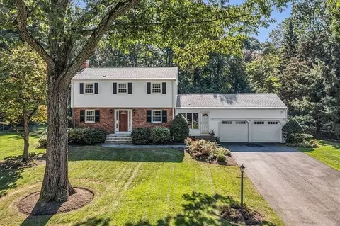22 Strawberry Hill Rd, Andover, MA 01810