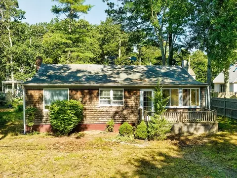47 Florida Ave, Plymouth, MA 02360