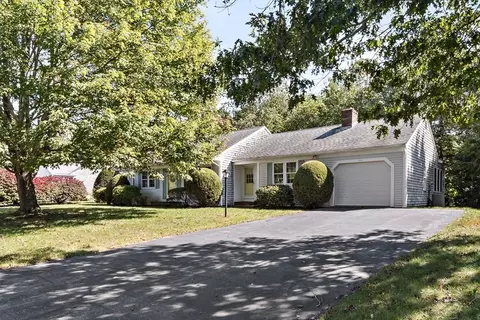 111 Seth Parker Rd, Barnstable, MA 02632