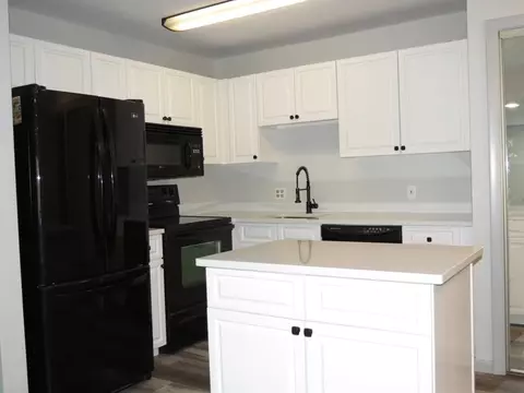 30 Chapman St #205, Weymouth, MA 02189