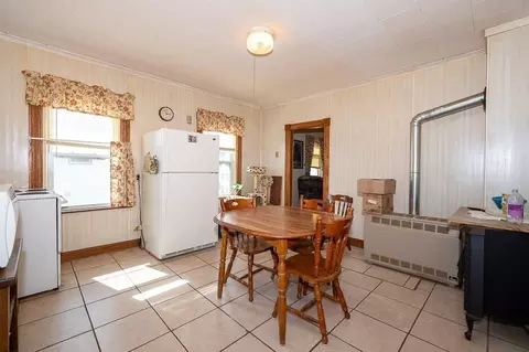 23 Whitcomb St, Webster, MA 01570 photo 4
