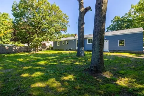 4 Daniel Dr, Chicopee, MA 01013 photo 5