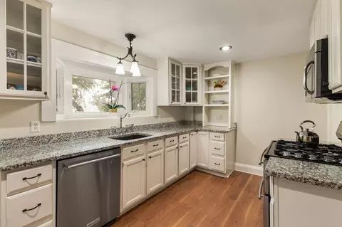 19 Baker Ave, Beverly, MA 01915 photo 2