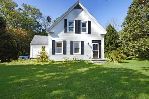 226 Elm St, Hanson, MA 02341
