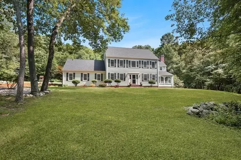 583 Central St, Boylston, MA 01505