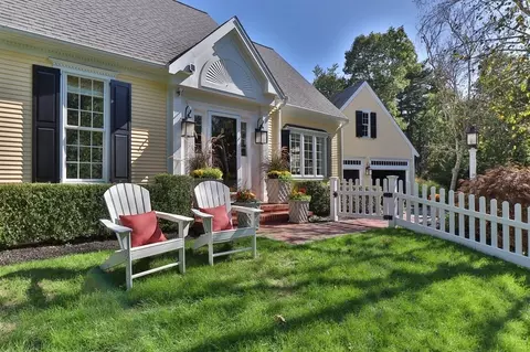 49 Beech Leaf Island Rd, Barnstable, MA 02632