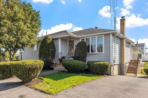 75 Johnny Rd, Revere, MA 02151