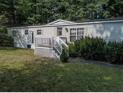 38 Kendell Ln, Salisbury, MA 01952