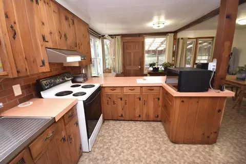 431 Pine St, Amherst, MA 01002 photo 12