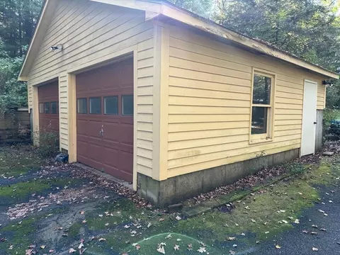 431 Pine St, Amherst, MA 01002 photo 32
