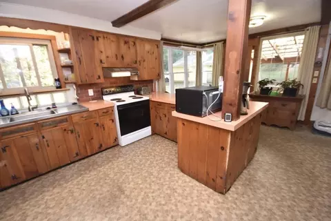 431 Pine St, Amherst, MA 01002 photo 11