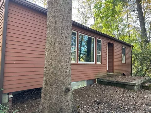 431 Pine St, Amherst, MA 01002 photo 3