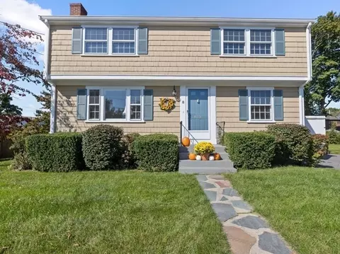 8 Meadow Ln, Weymouth, MA 02190