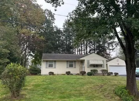 21 Balboa Dr, Springfield, MA 01119