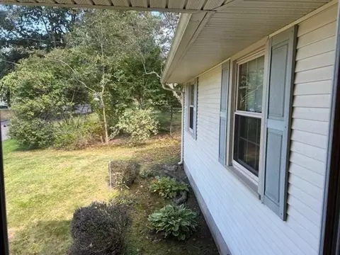 21 Balboa Dr, Springfield, MA 01119 photo 4