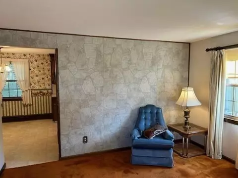 21 Balboa Dr, Springfield, MA 01119 photo 12