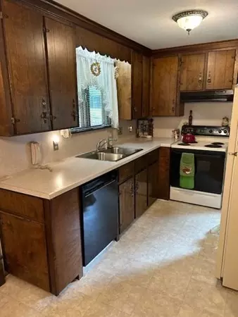 21 Balboa Dr, Springfield, MA 01119 photo 13