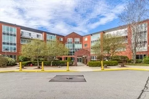 482 Place Ln #482, Woburn, MA 01801
