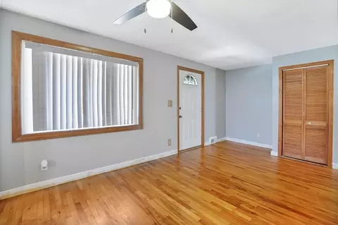 37 Stanhope Rd, Springfield, MA 01109 photo 9