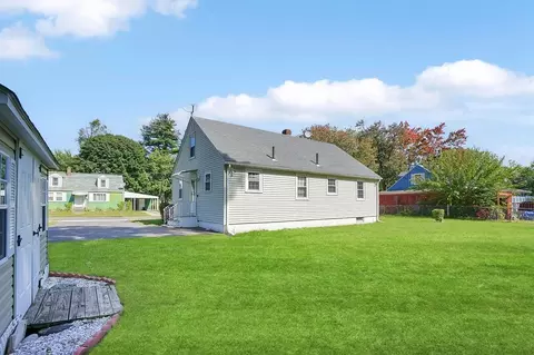 37 Stanhope Rd, Springfield, MA 01109 photo 3
