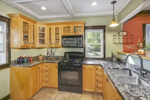 4 Danvers St, Worcester, MA 01604 photo 21